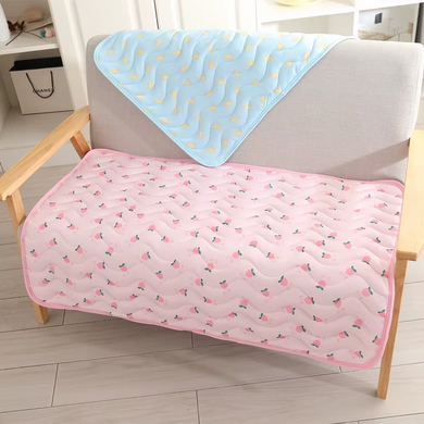 Летняя охлаждающая подстилка Derby Ice Silk Summer Pet Cooling Mat Strawberry, 70х100 см