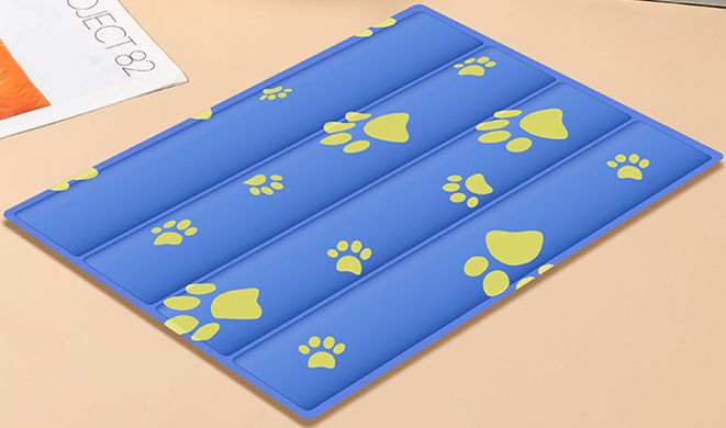 Охлаждающий коврик для собак и кошек GEL Material Summer Pet Cooling Mat, Ukrainian paws, 45х60 см