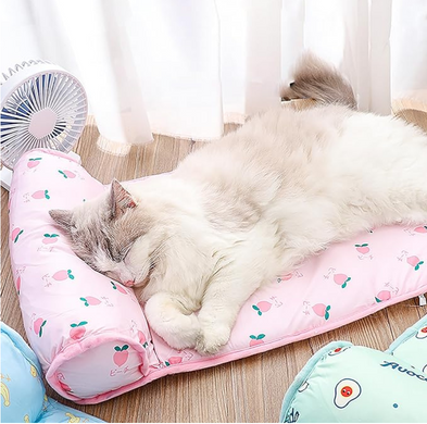 Охолоджуюча підстилка з подушкою Derby Ice Silk Summer Pet Cooling Mat Strawberry для домашніх тварин, 60х80 см